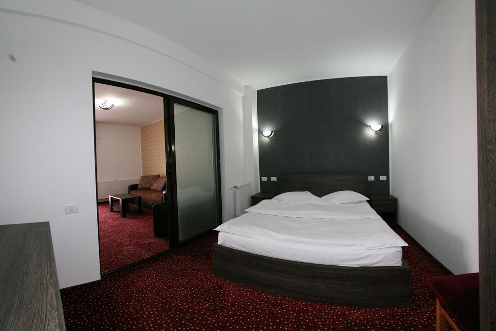 Hotel Rebis Brăila Esterno foto