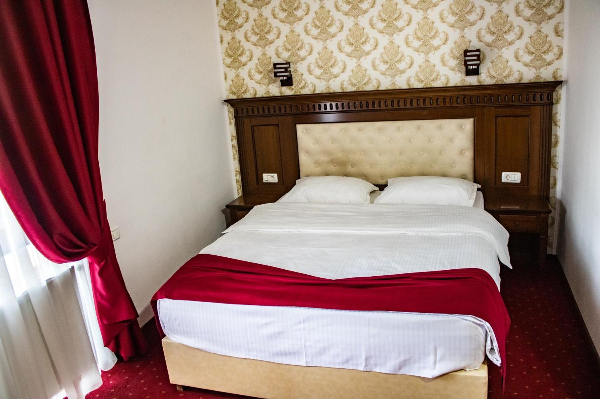 Hotel Rebis Brăila Esterno foto