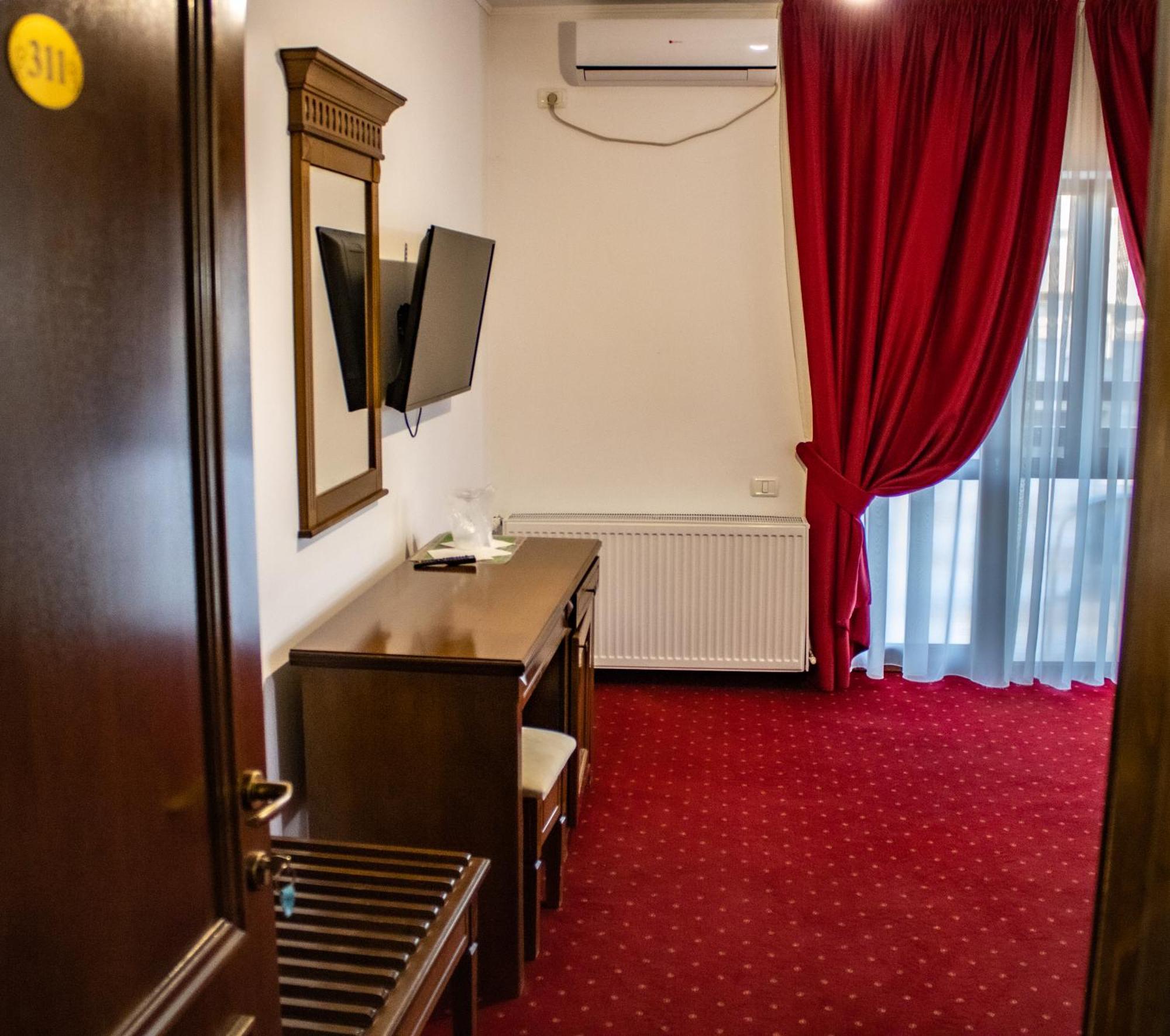 Hotel Rebis Brăila Esterno foto