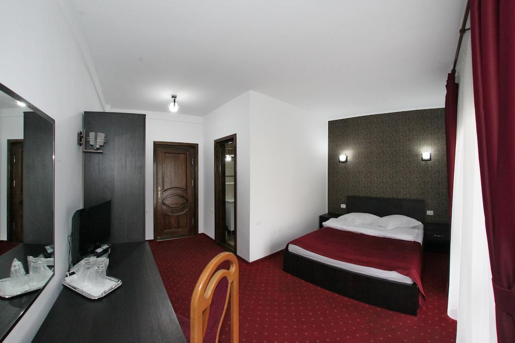 Hotel Rebis Brăila Esterno foto